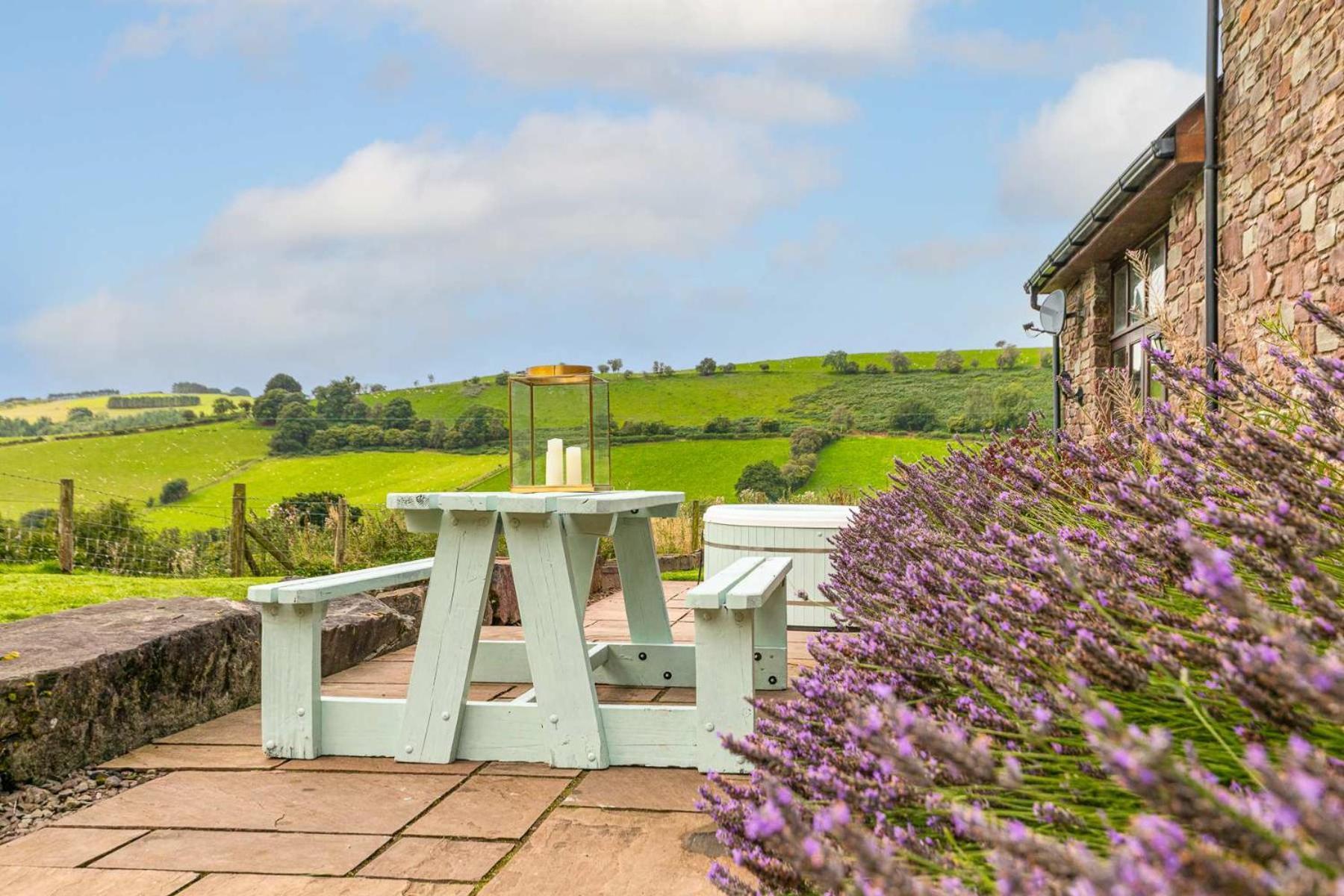 Hilltop View With Hot Tub Brecon Extérieur photo