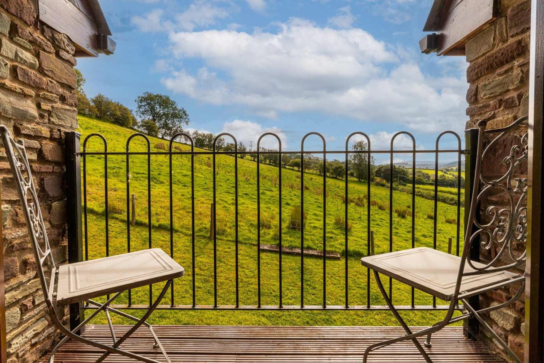 Hilltop View With Hot Tub Brecon Extérieur photo