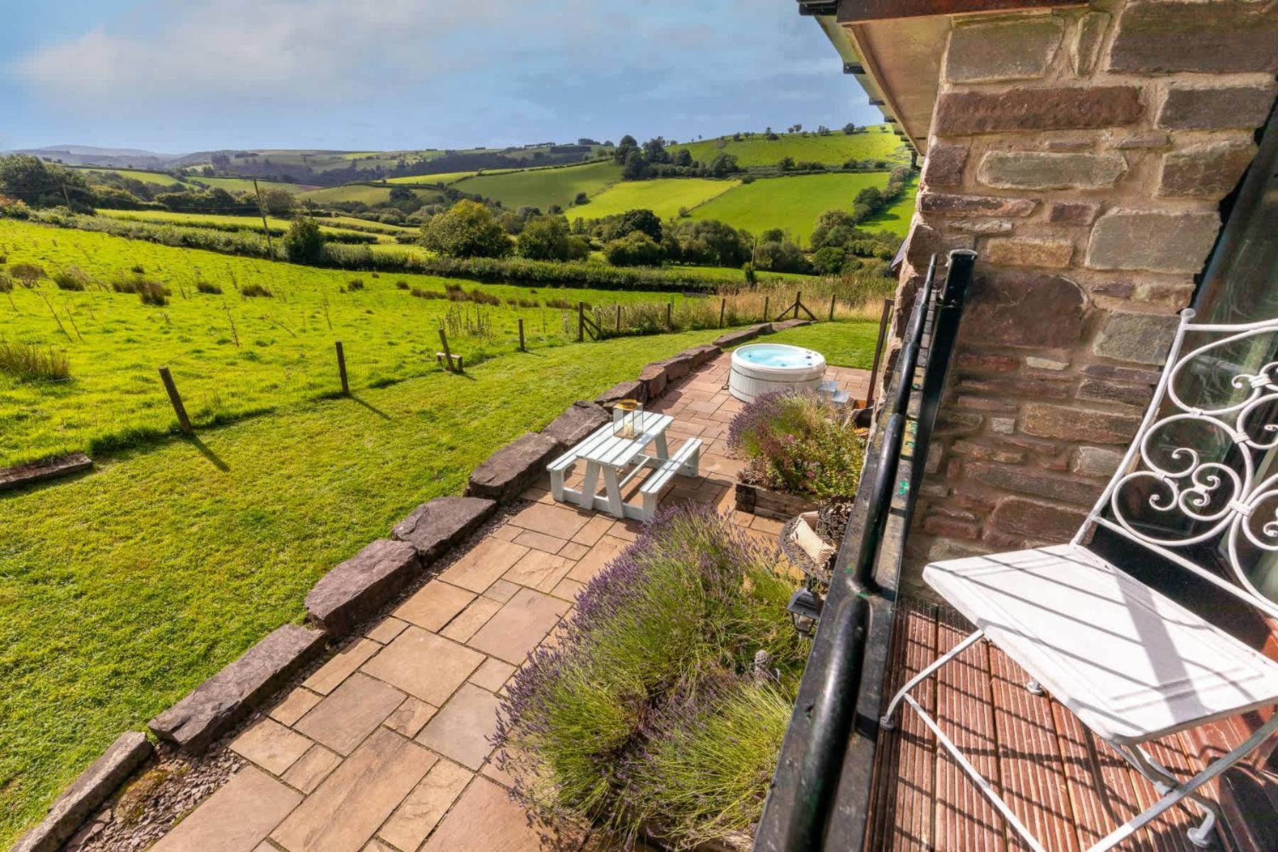 Hilltop View With Hot Tub Brecon Extérieur photo