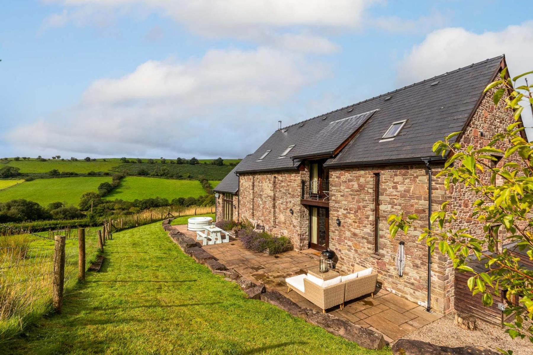 Hilltop View With Hot Tub Brecon Extérieur photo